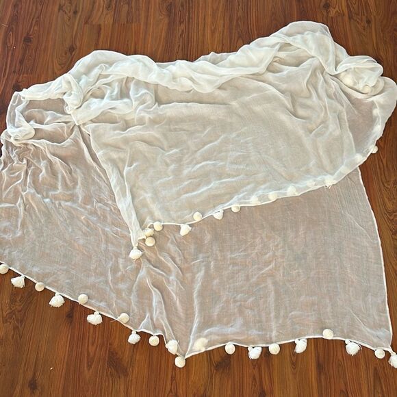 White large beach coverup with pom-poms semi sheer - Picture 1 of 5